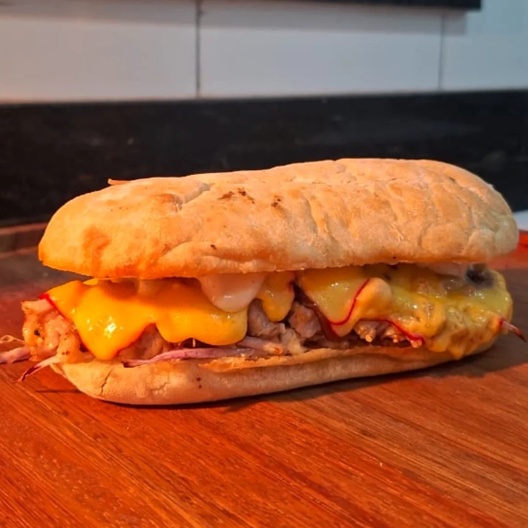 Sanduiche de Pancetta e Costela Suina ao Barbecue na Ciabatta Artesanal!